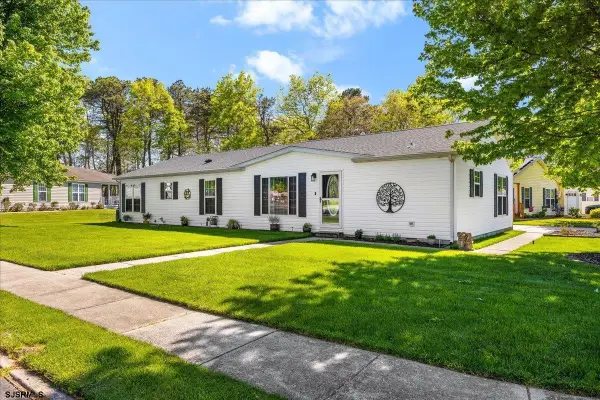 18 Knollwood Dr, Mays Landing, NJ 08330