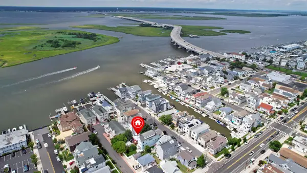 12 Walton Pl, Ocean City, NJ 08226