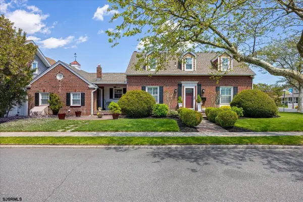 1 N Somerset Ave, Ventnor, NJ 08406
