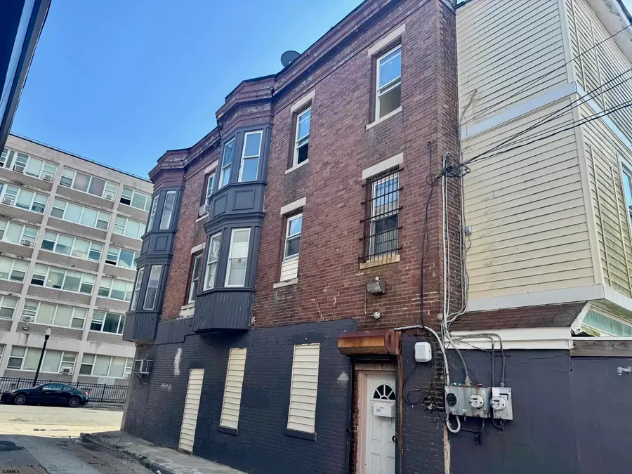 1013 Arctic Ave, Atlantic City, NJ 08401-4738 - #2