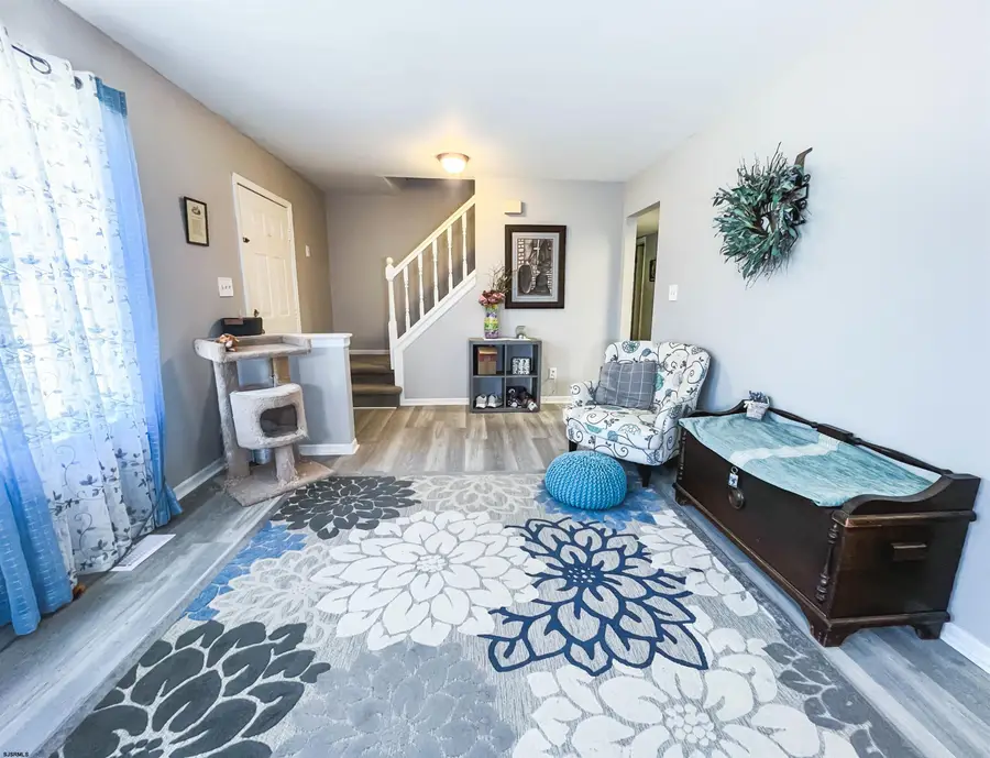 6138 Robin Dr, Hamilton, NJ 08330 - #2