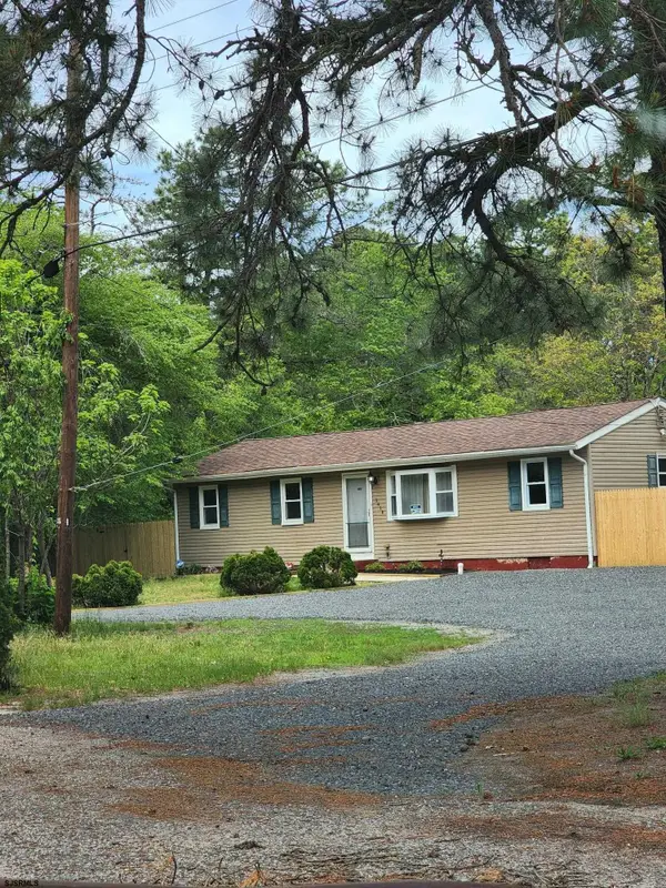 3410 E Lakeview Dr, Hammonton, NJ 08037