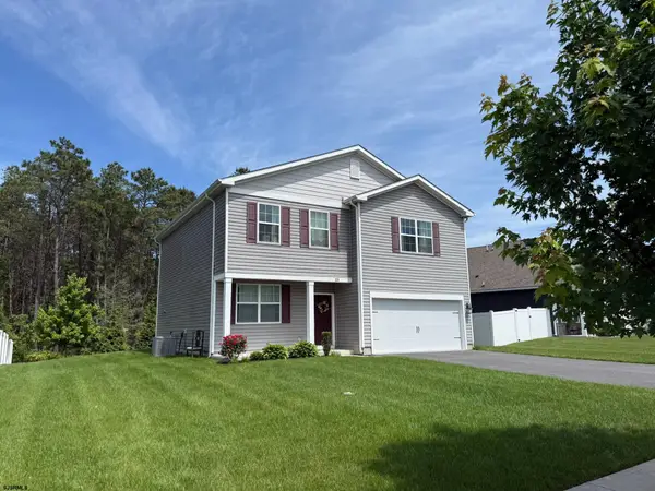 225 Crystal Lake Dr, Egg Harbor Township, NJ 08234