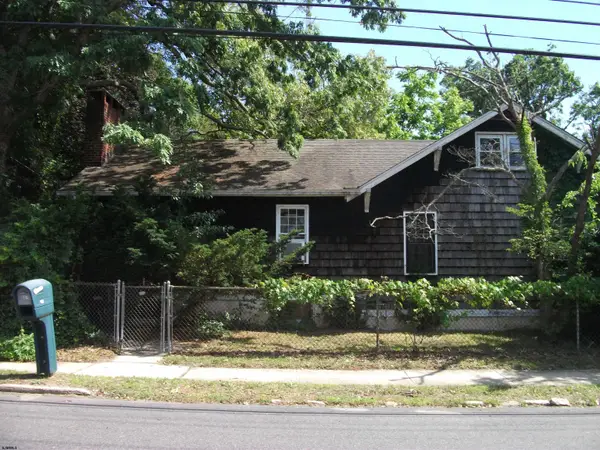 137 E Wyoming Ave, Absecon, NJ 08201