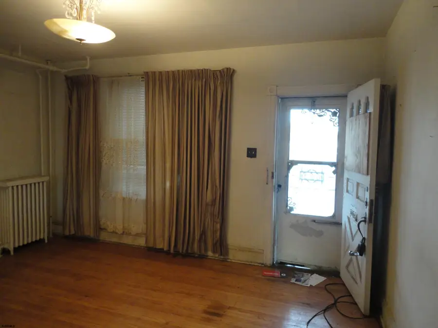 608 N Ohio Ave, Atlantic City, NJ 08401 - #3