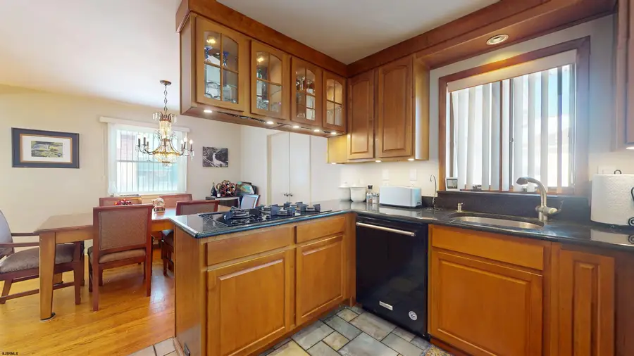 313 N Kenyon Ave, Margate City, NJ 08402 - #3