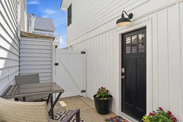 814 E 7th Street #Rear Cottage, Ocean City, NJ 08226