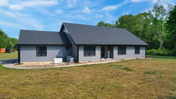 811 Darmstadt Ave, Devonshire, NJ 08215