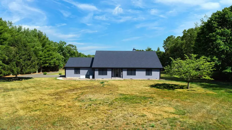 811 Darmstadt Ave, Devonshire, NJ 08215 - #3