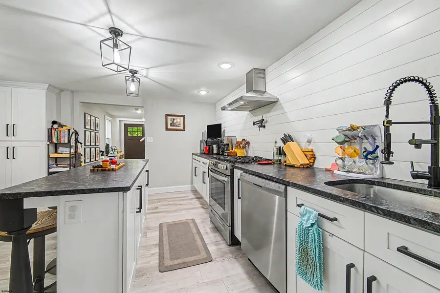 276 W Koch Ave, Egg Harbor City, NJ 08215 - #3