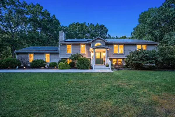 6 Manchester Ct, Egg Harbor, NJ 08234