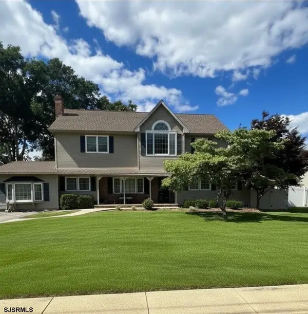 348 Suburban Dr, Toms River, NJ 08753-4248