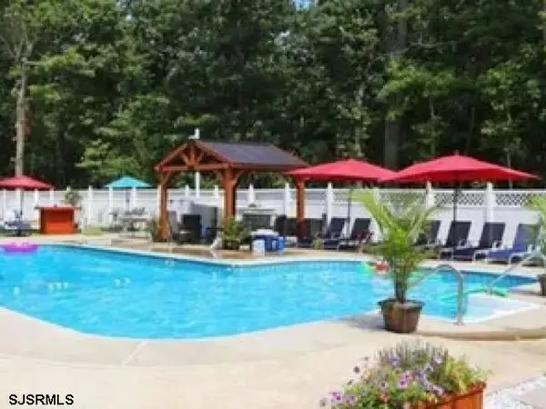 109 Cates Road, Egg Harbor Township, NJ 08234