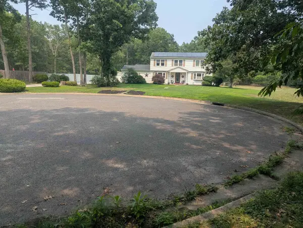 9 Saddle Ridge Ln, Egg Harbor Township, NJ 08244-1453