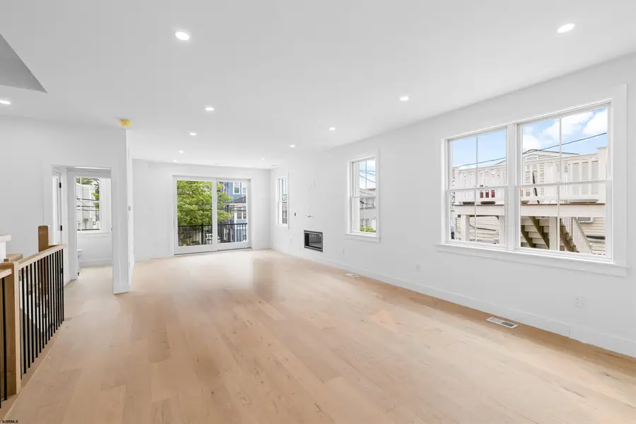 10 N Newport Ave, Ventnor City, NJ 08406 - #3