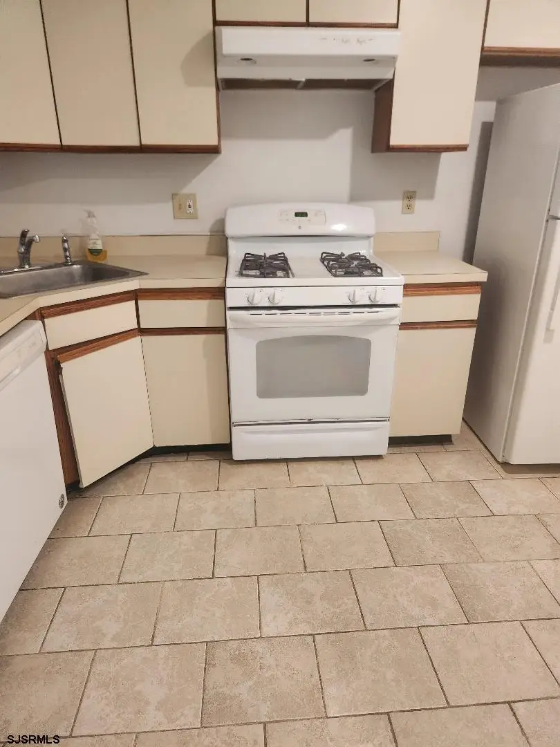 104 Club Pl #104, Galloway, NJ 08205-0000 - #3