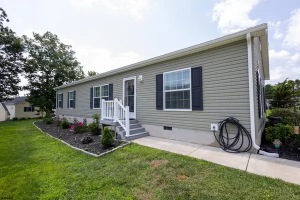 35 Pinetree Ln, Mays Landing, NJ 08330