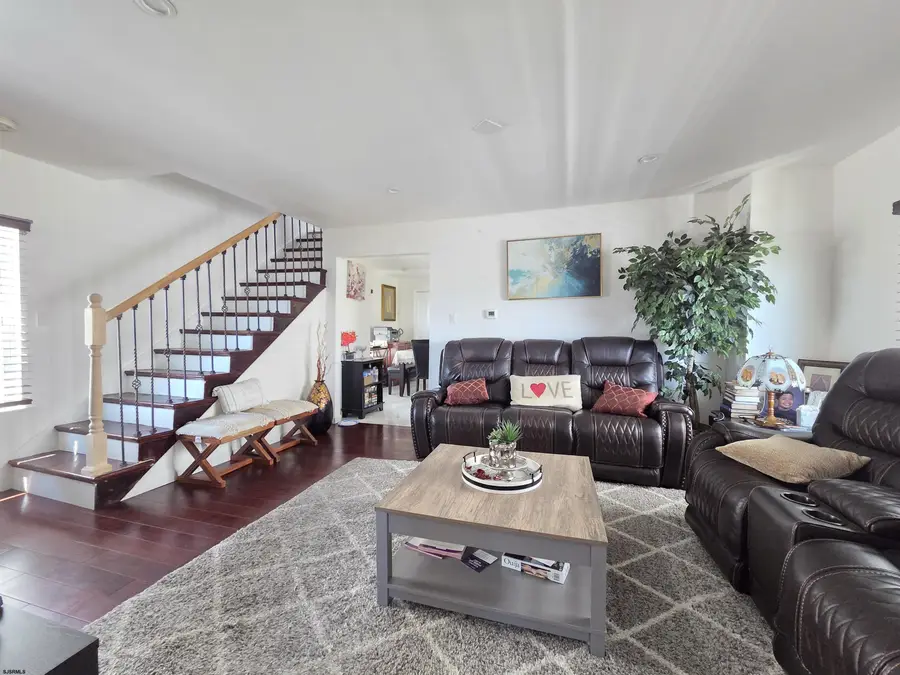 6315 Monmouth Ave, Ventnor City, NJ 08406 - #2