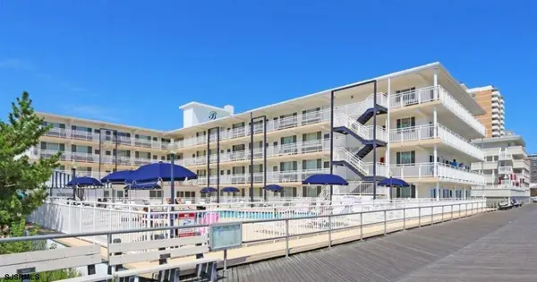 111 S Surrey Ave #104 #104, Ventnor, NJ 08406