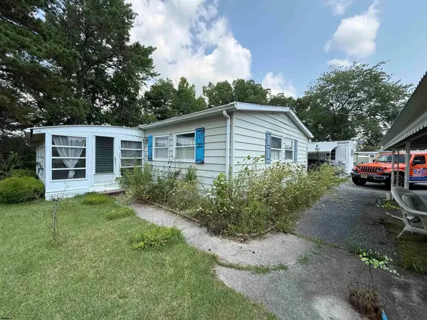 166 Country Ln, Buena Vista Township, NJ 08310