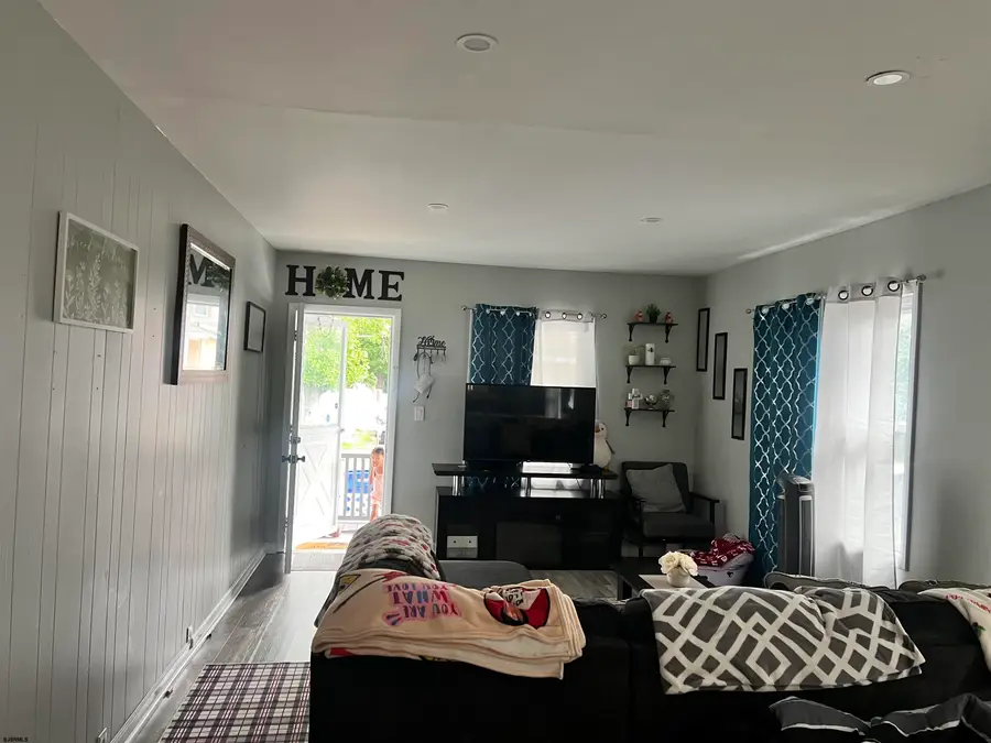 505 E Oak Street, Millville, NJ 08203-1533 - #2