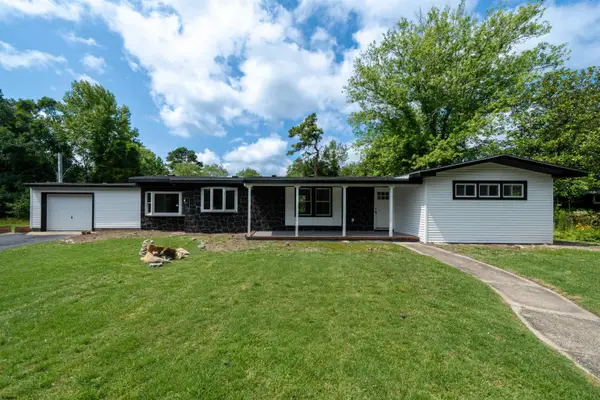 5904 Clover Leaf Dr, Mays Landing, NJ 08330