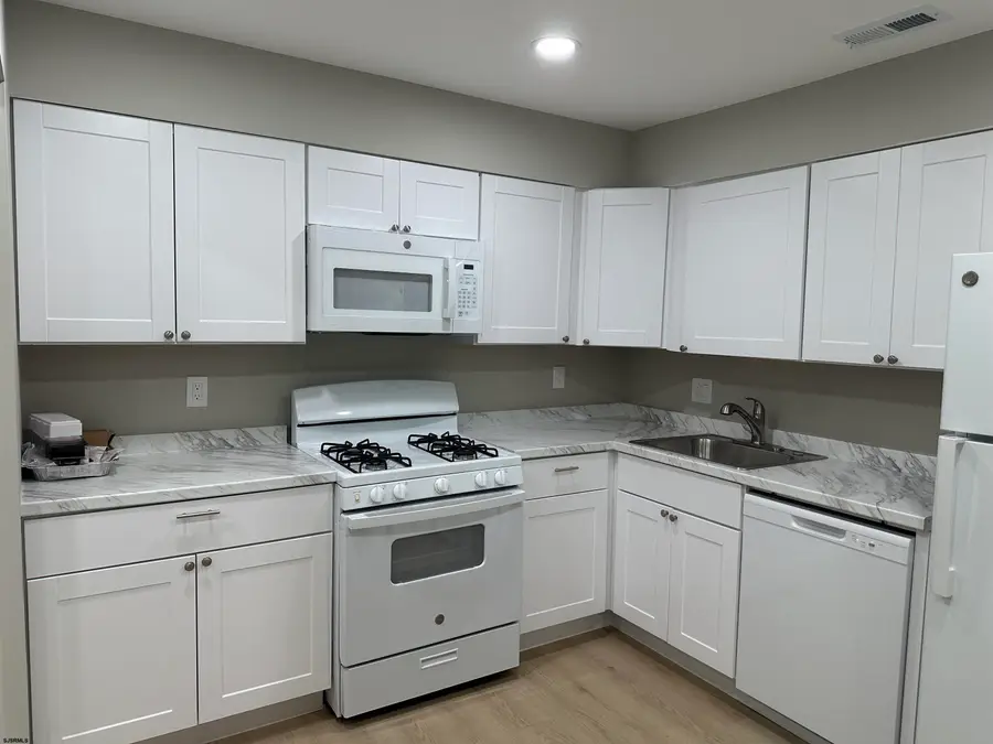 6 Oyster Bay #G, Absecon, NJ 08201 - #3