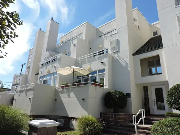 7701 Atlantic Ave #5, Margate, NJ 08402
