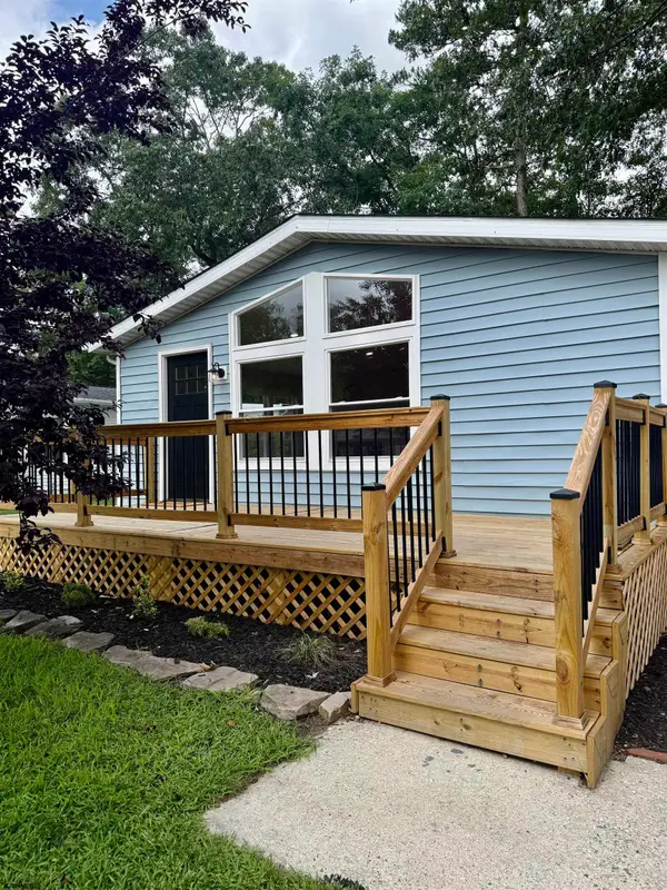 13 Cardinal Dr, Mullica Township, NJ 08215