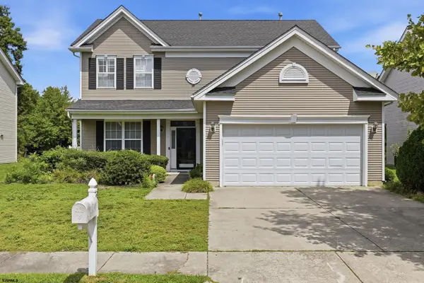 6 Fallingwater Dr, Linwood, NJ 08201