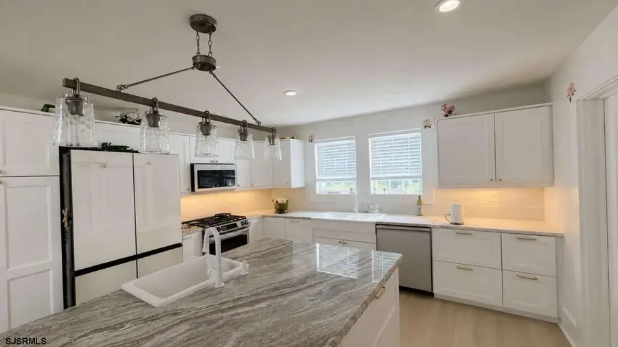 606 E Dickinson Ave, Absecon Highlands, NJ 08205 - #3