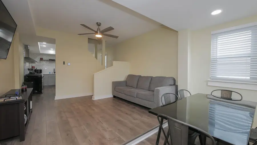 527 Melrose Ave, Atlantic City, NJ 08232-1236 - #2