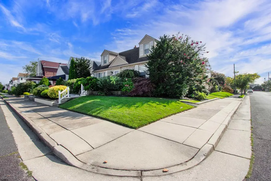 122 N Barclay Ave, Margate City, NJ 08402 - #3