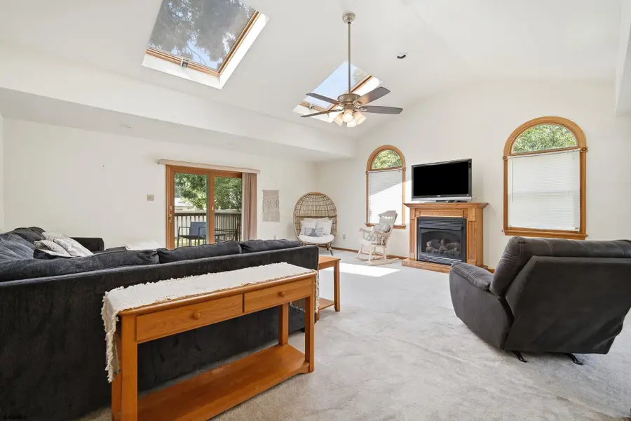 715 8th Ave, Galloway, NJ 08205 - #2