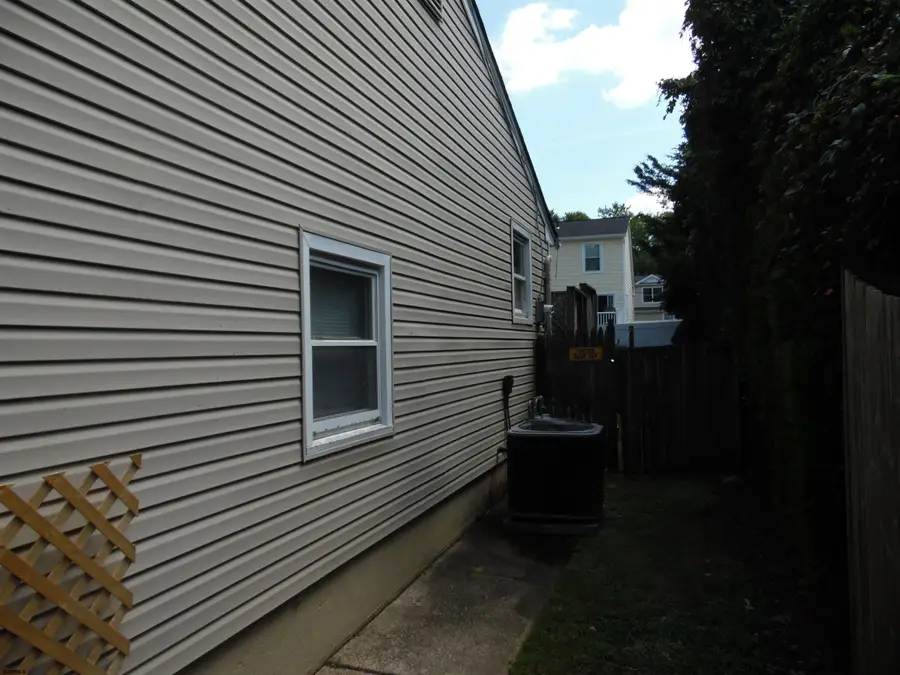 206 Bliss Ave, Somers Point, NJ 08205-0000 - #2