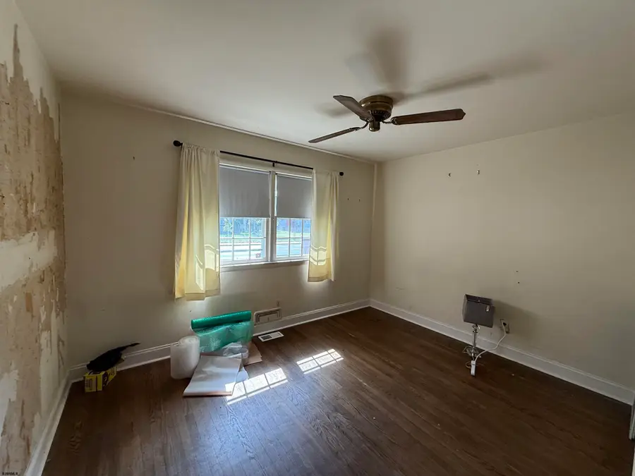 27 W Laurel Drive, Somers Point, NJ 08244 - #3