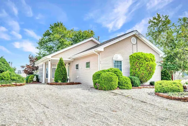 26 W Potomac Dr, Mystic Island, NJ 08087