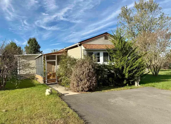 301 Oklahoma Ave, Williamstown, NJ 08094
