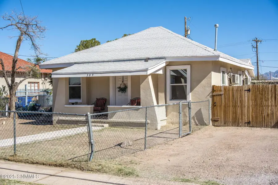 309 S Reymond Street, Las Cruces, NM 88005 - Image #2