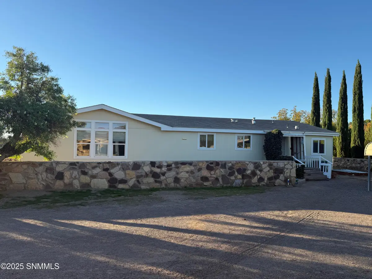 5260 N Valley Drive, Las Cruces, NM 88007 - Image #1
