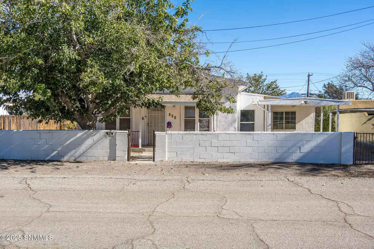 812 N Melendres Street, Las Cruces, NM 88005 - Image #1