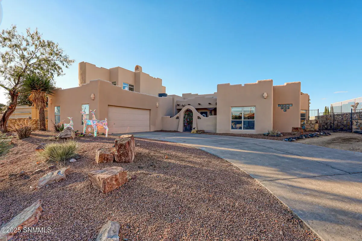 2817 Diamond Springs Drive, Las Cruces, NM 88011 - Image #1