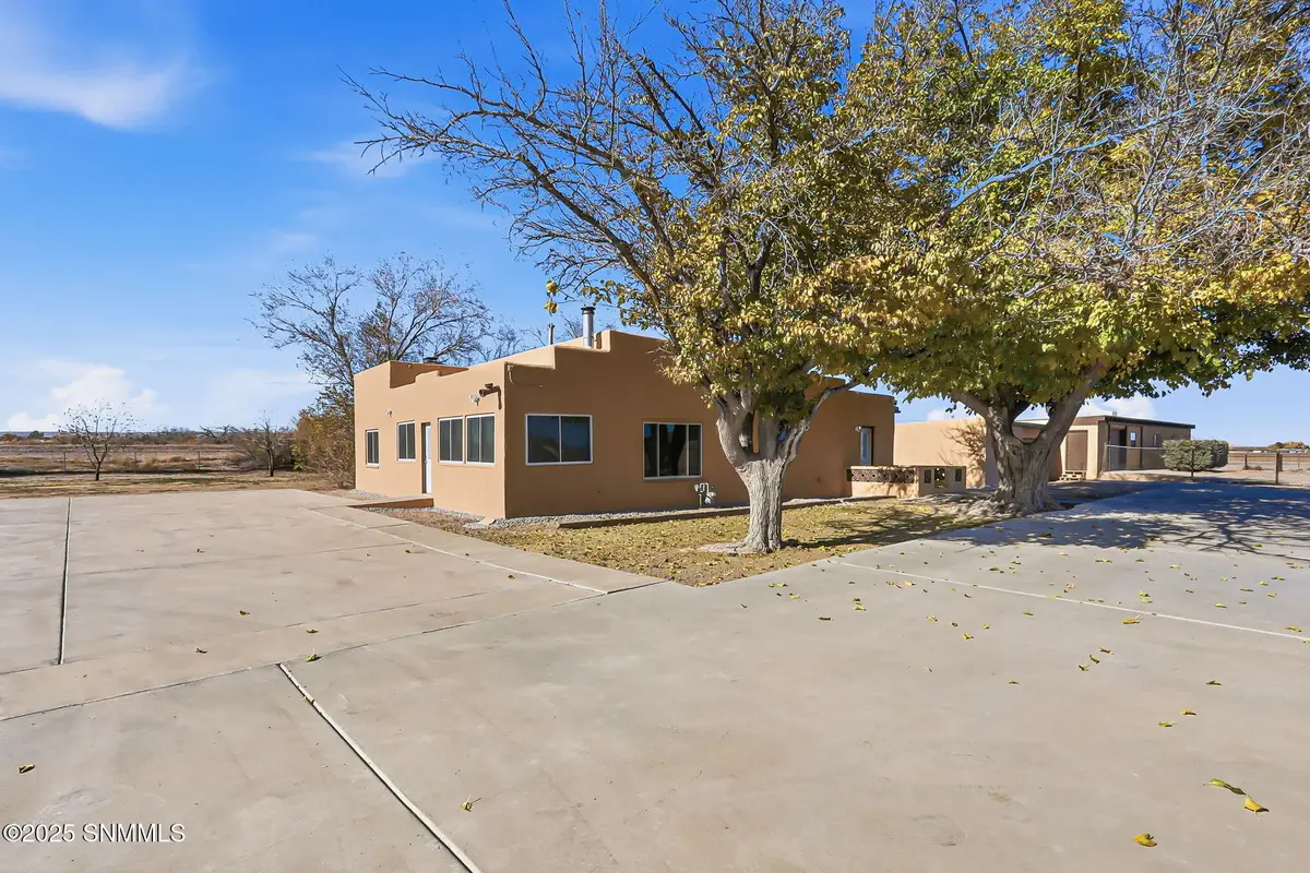 1325 Hoskins Lane, Las Cruces, NM 88007 - Image #1