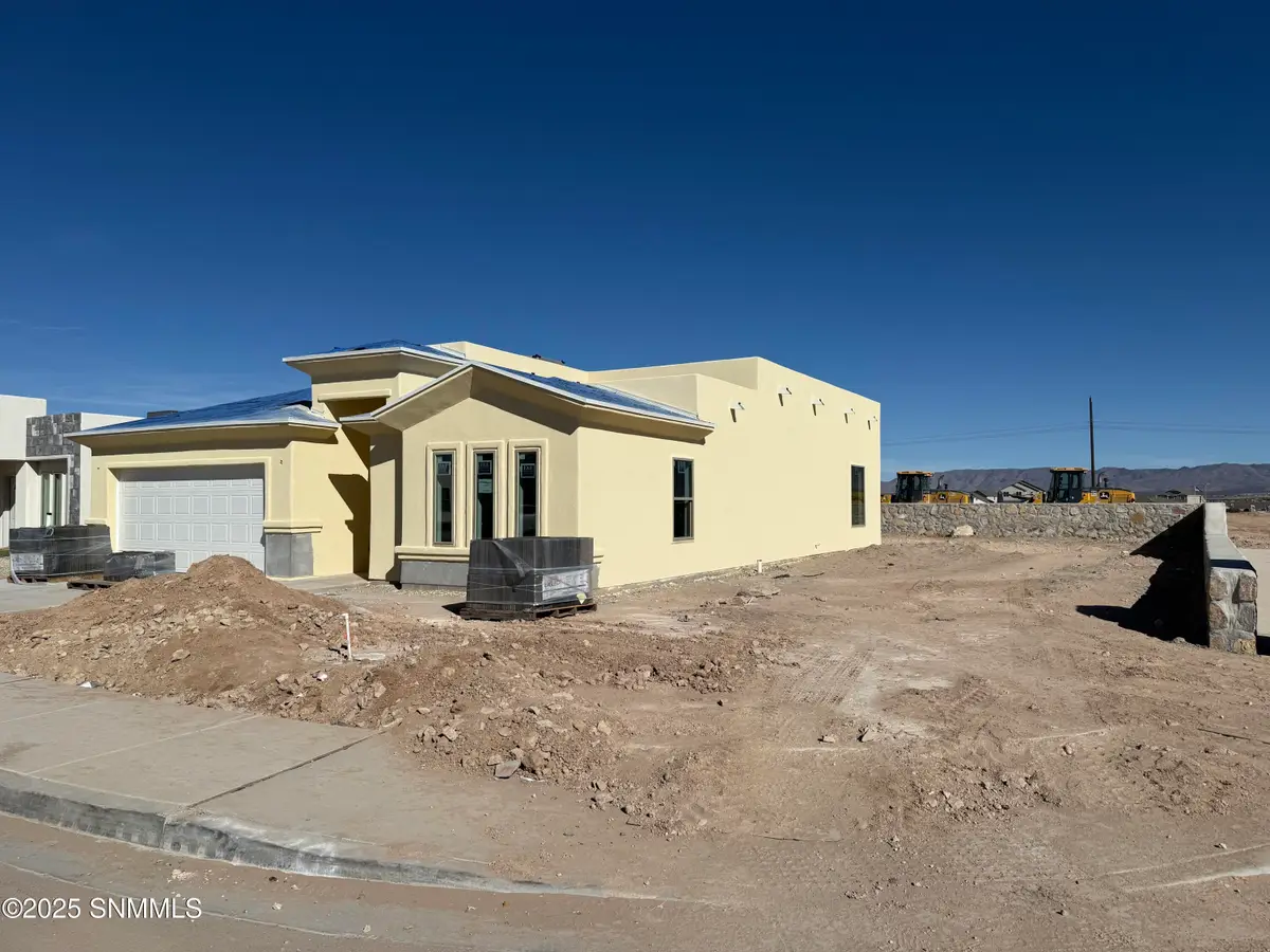 7710 San Eduardo Street, Las Cruces, NM 88012 - Image #1