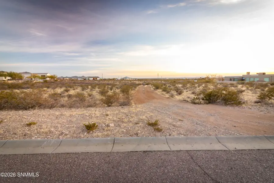 8658 Talavera Avenue, Las Cruces, NM 88011 - Image #2