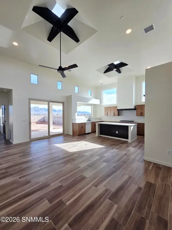 6676 Blackbird Road, Las Cruces, NM 88012