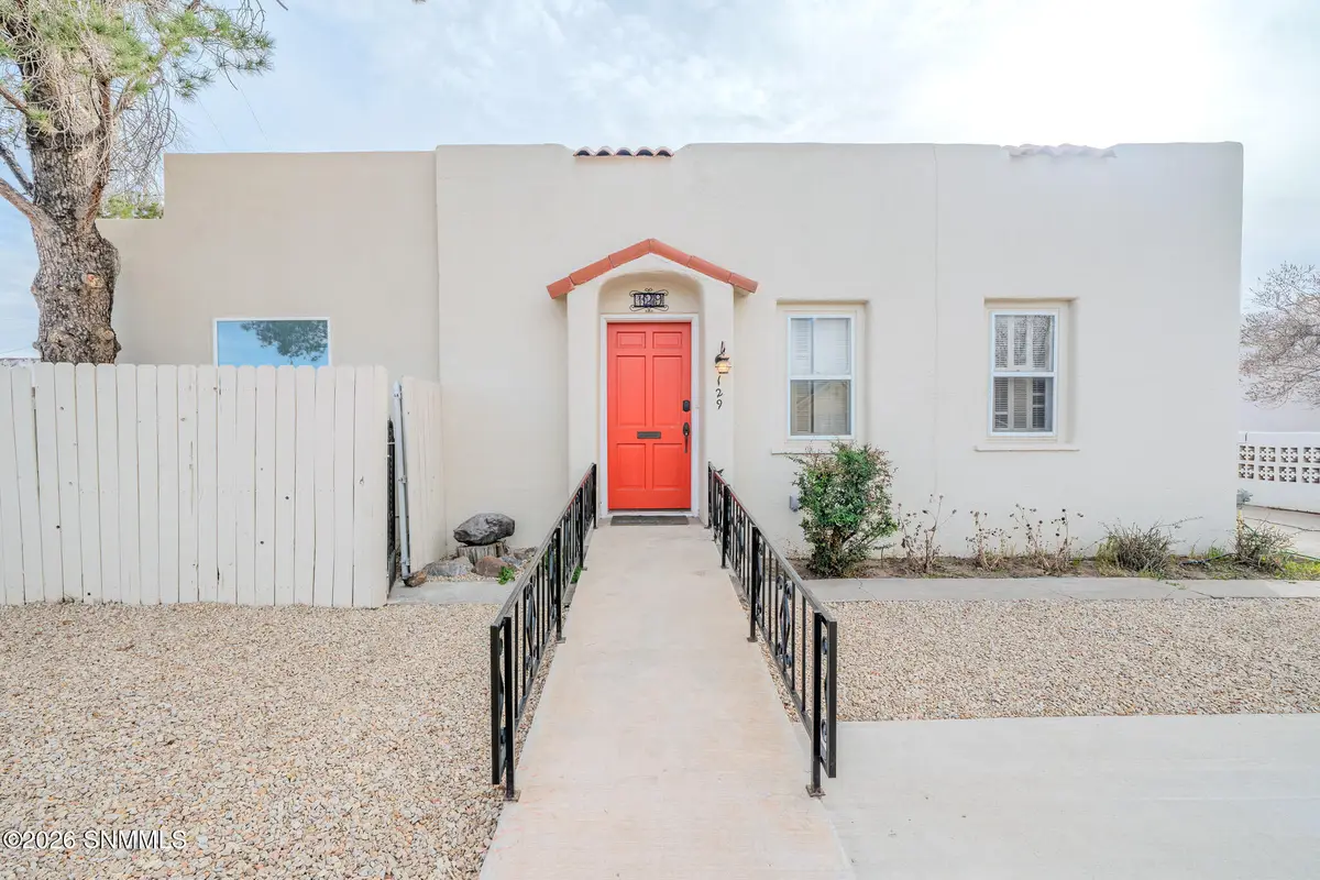 129 W Willoughby Avenue, Las Cruces, NM 88005 - Image #1