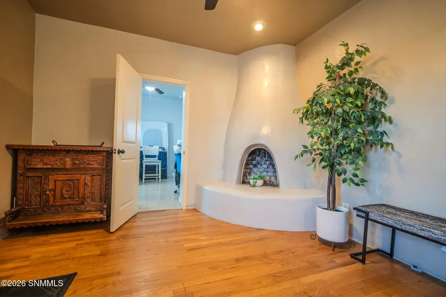129 W Willoughby Avenue, Las Cruces, NM 88005 - Image #2
