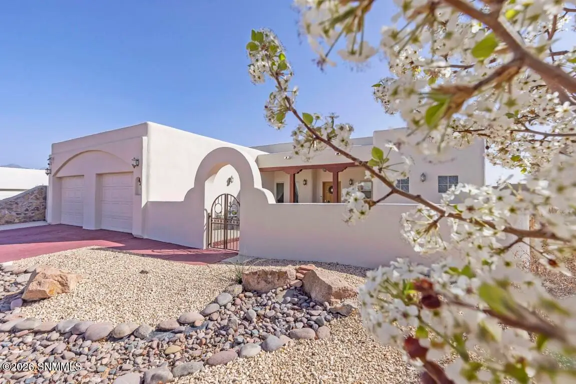 4228 Southern Canyon Loop, Las Cruces, NM 88011 - Image #1