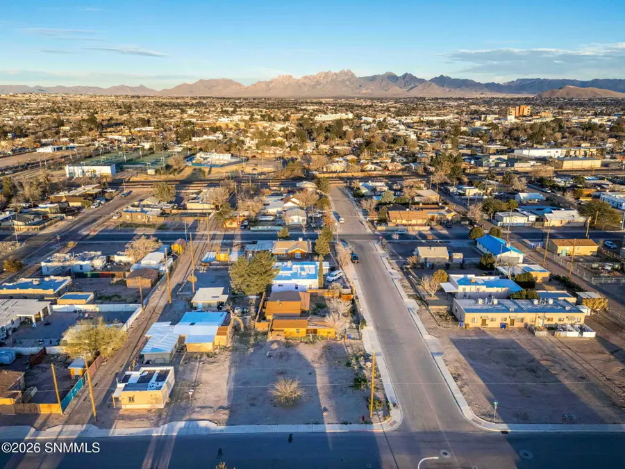 996 Brownlee Avenue, Las Cruces, NM 88005 - #2